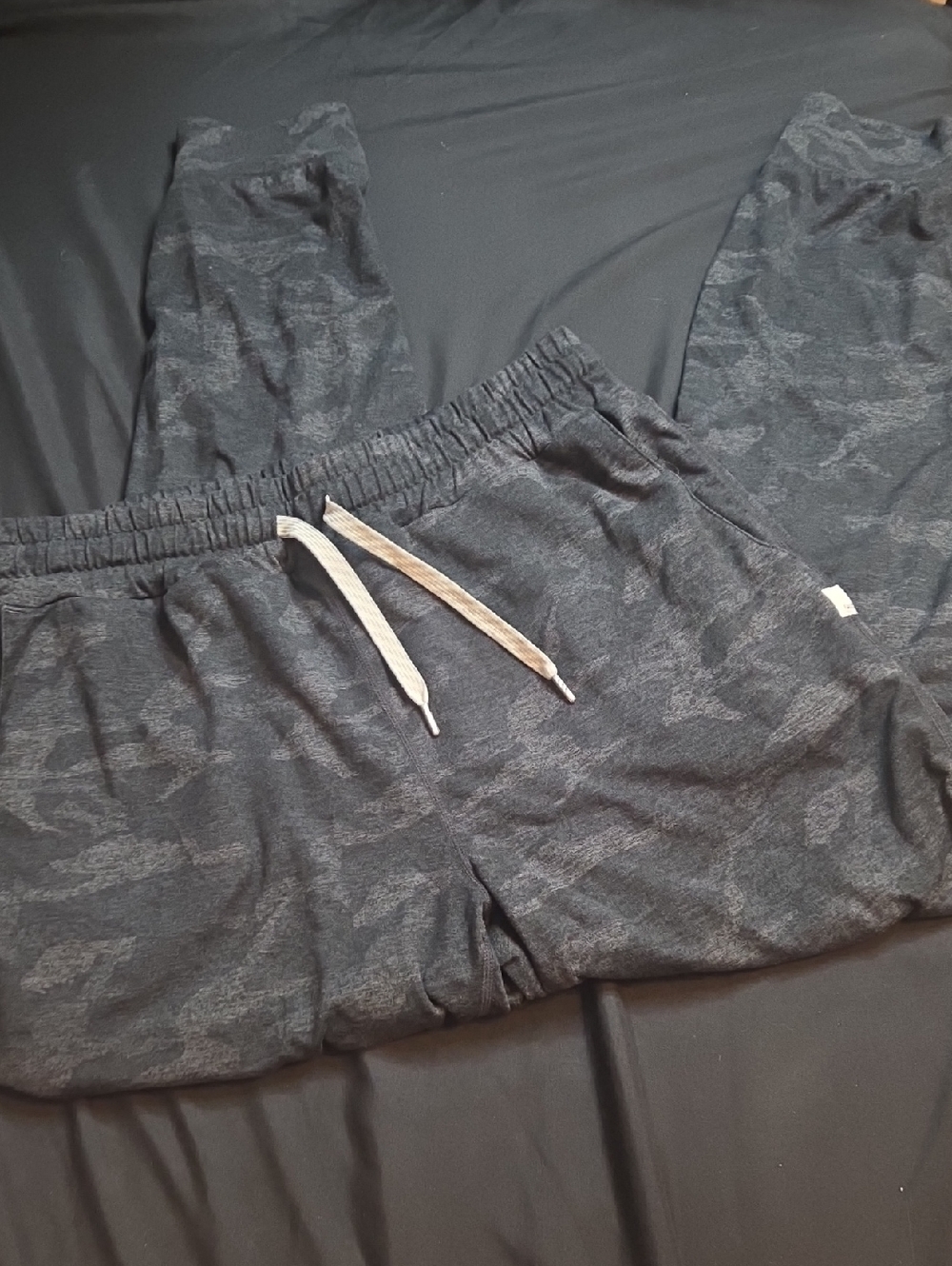 Vuori Camo Joggers